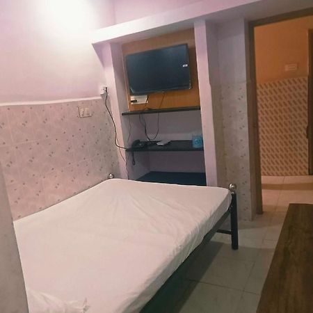 Spot On Sri Krish Hotel 벨로르 외부 사진